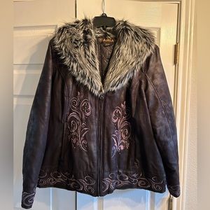 Ariat Women’s Faux Suede and Fur Collar Embellished Coat, size XL